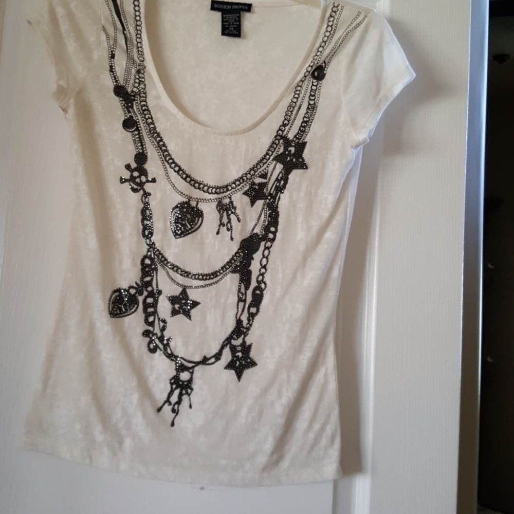 Cream and dark blue design tee Boston proper